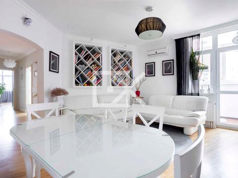 квартира за адресою Сім'ї Кульженків вул. (Петра Дегтяренка), 35