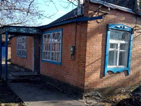 дом по адресу центральна, 1