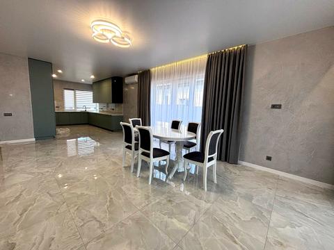 дом по адресу Київська