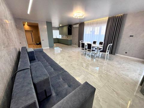 дом по адресу Київська