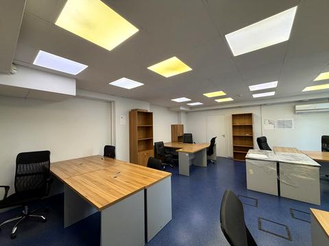 коммерческая по адресу Вячеслава Черновола ул., 20