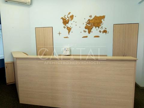 комерційна за адресою Київ, Музейний пров., 4
