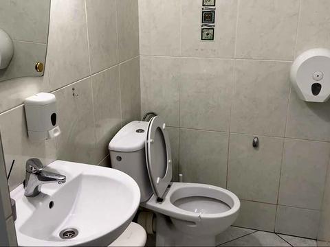 комерційна за адресою Уласа Самчука вул. (улица Пархоменко), 24