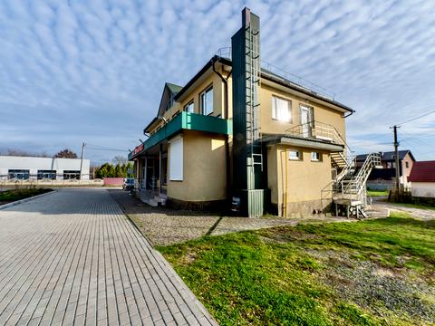 комерційна за адресою Травнева, 1а