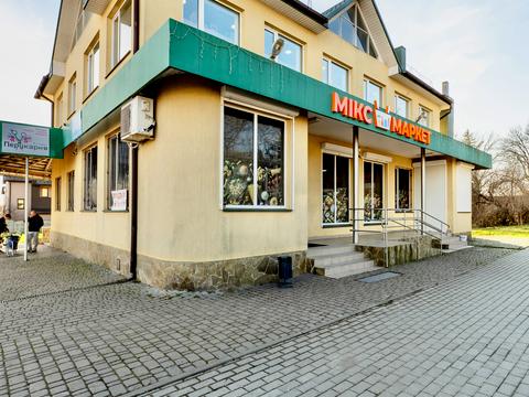 комерційна за адресою Травнева, 1а