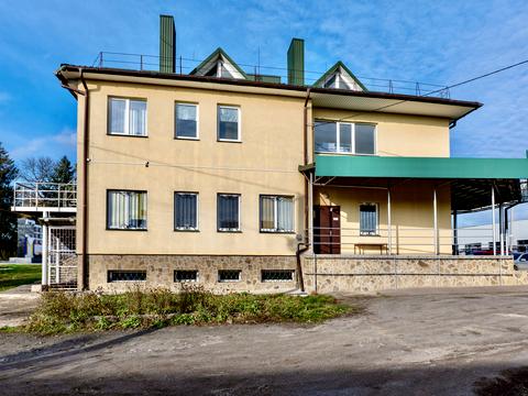 комерційна за адресою Травнева, 1а