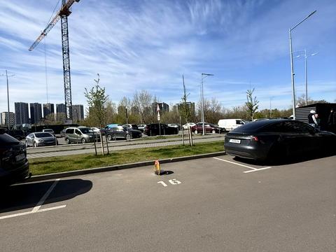 паркомісце за адресою Трускавецька вул., 10-Г