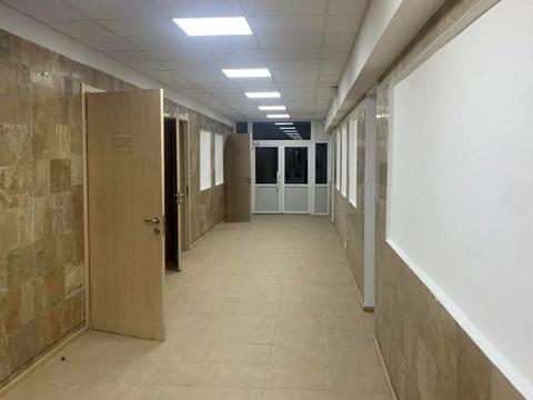 комерційна за адресою Новонаводницька вул. (Лаврська), 16а