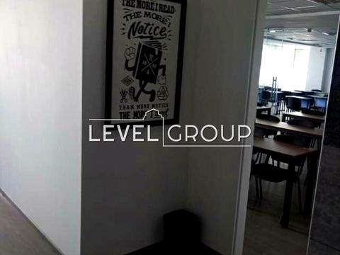 комерційна за адресою Володимирська вул., 77