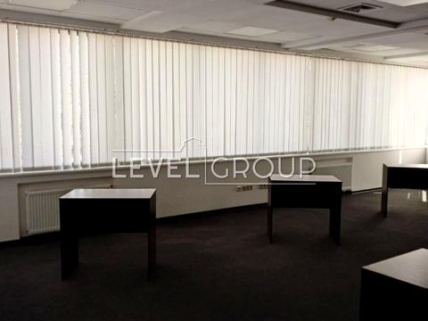 комерційна за адресою Володимирська вул., 77