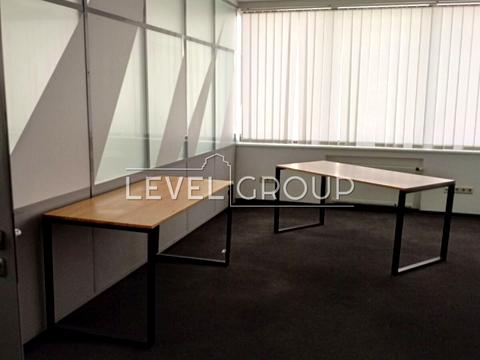 комерційна за адресою Володимирська вул., 77