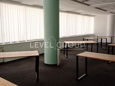 комерційна за адресою Володимирська вул., 77