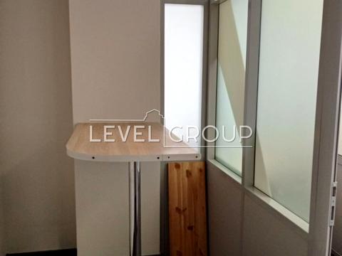 комерційна за адресою Володимирська вул., 77