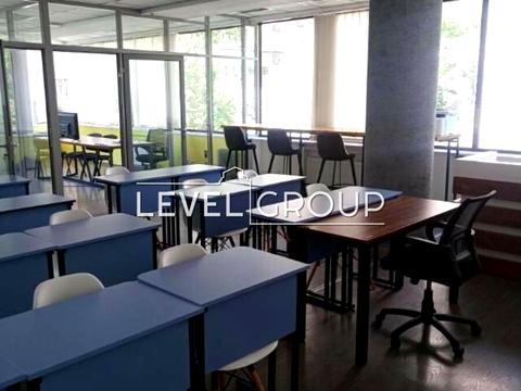 комерційна за адресою Володимирська вул., 77