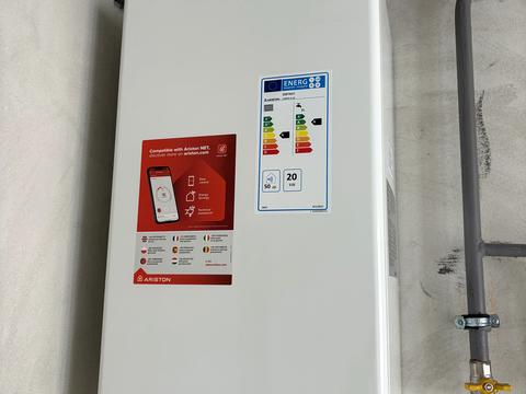 квартира за адресою Василя Симоненка вул., (Будинок 1)