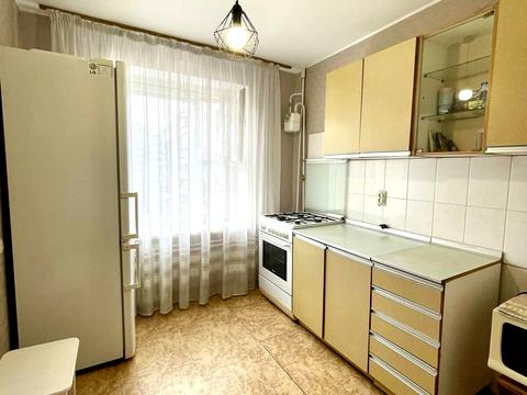 квартира за адресою Космонавтів вул., 152