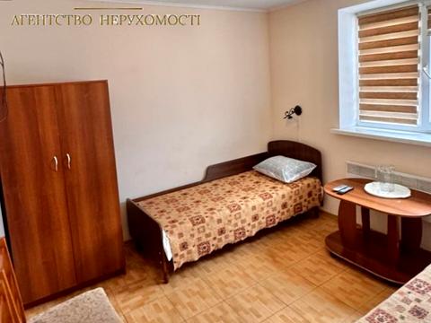 комерційна за адресою Привокзальна площа, 4