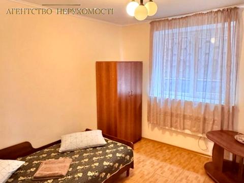 комерційна за адресою Привокзальна площа, 4