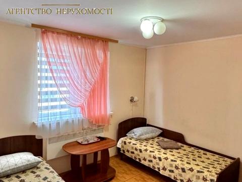 комерційна за адресою Привокзальна площа, 4