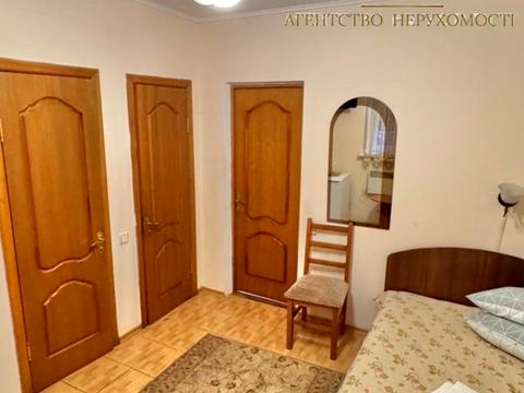 комерційна за адресою Привокзальна площа, 4