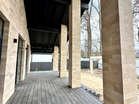 будинок за адресою Євгена Коновальця вул., 49