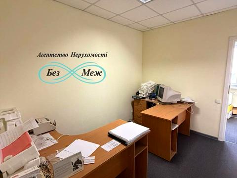 комерційна за адресою Лесі Українки вул., 11