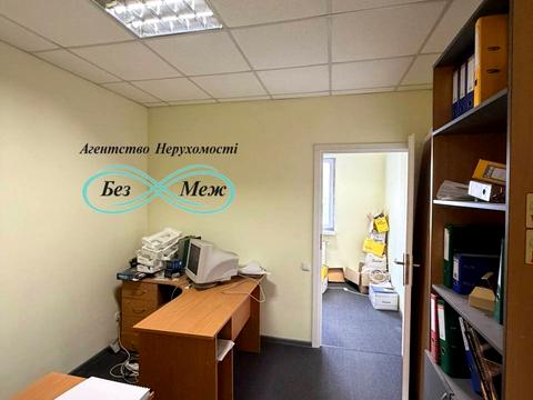 комерційна за адресою Лесі Українки вул., 11