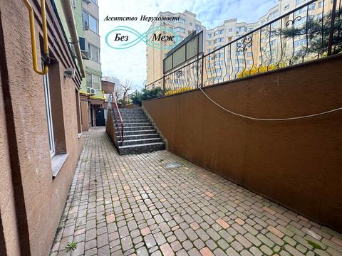 комерційна за адресою с. Софіївська Борщагівка, Боголюбова вул., 18