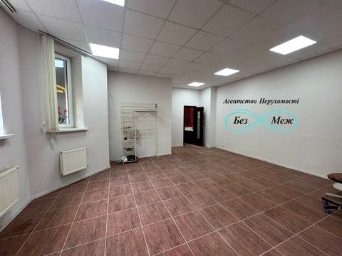 комерційна за адресою с. Софіївська Борщагівка, Боголюбова вул., 18