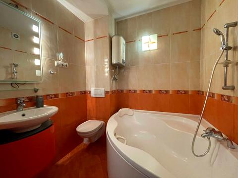 квартира за адресою Дніпровська набережна вул., 19