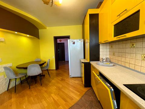 квартира за адресою Дніпровська набережна вул., 19