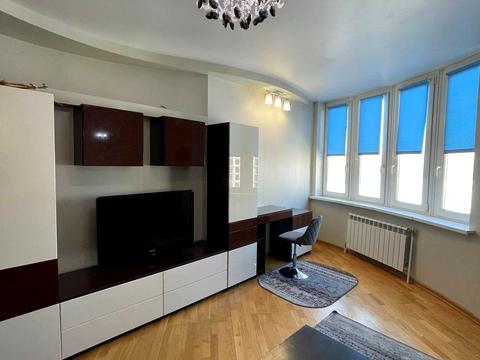 квартира за адресою Дніпровська набережна вул., 19