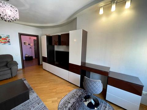 квартира за адресою Дніпровська набережна вул., 19