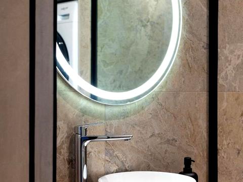 квартира за адресою Салютна вул., (Будинок 02301-02303)