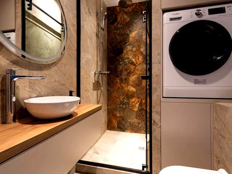 квартира за адресою Салютна вул., (Будинок 02301-02303)