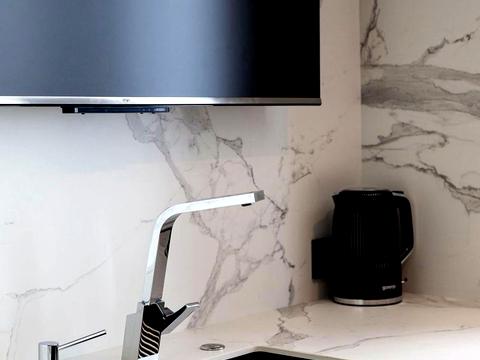 квартира за адресою Салютна вул., (Будинок 02301-02303)