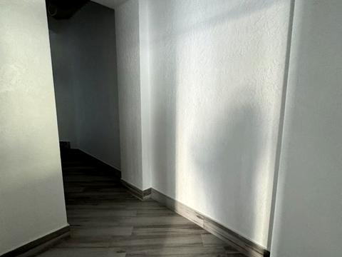 комерційна за адресою Приозерна вул., 28