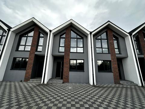 будинок за адресою Молодіжна вул., 2