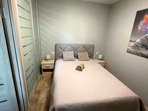 квартира за адресою Салютна вул., (Будинок 04701-04702)