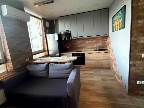 квартира за адресою Салютна вул., (Будинок 04701-04702)