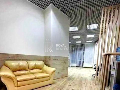 комерційна за адресою Євгена Коновальця вул. (Щорса), 36Д