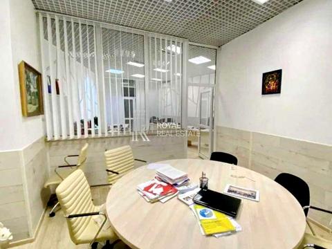 комерційна за адресою Євгена Коновальця вул. (Щорса), 36Д