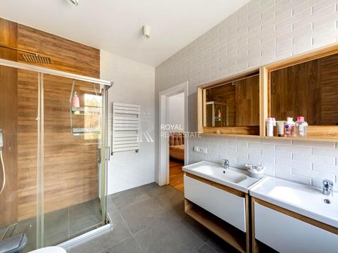 будинок за адресою с. Мощун, Сонячна