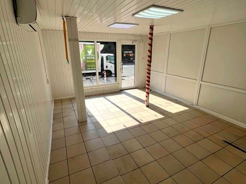 коммерческая по адресу Ивана Миколайчука ул., 17