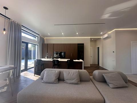 будинок за адресою Київська