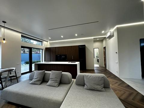 будинок за адресою Київська