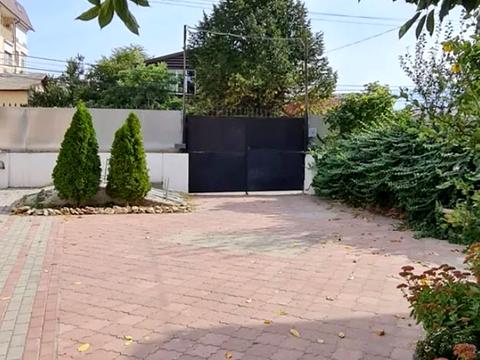 комерційна за адресою Золотий Берег вул., 4