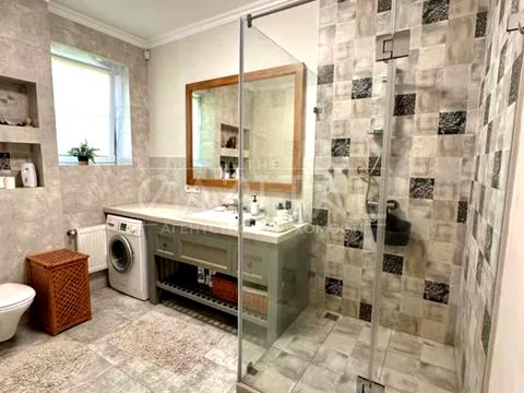 дом по адресу вул. Басейна, 68