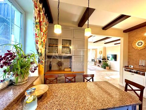 дом по адресу вул. Басейна, 68