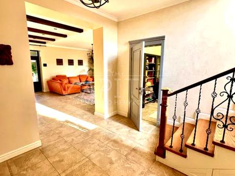 дом по адресу вул. Басейна, 68